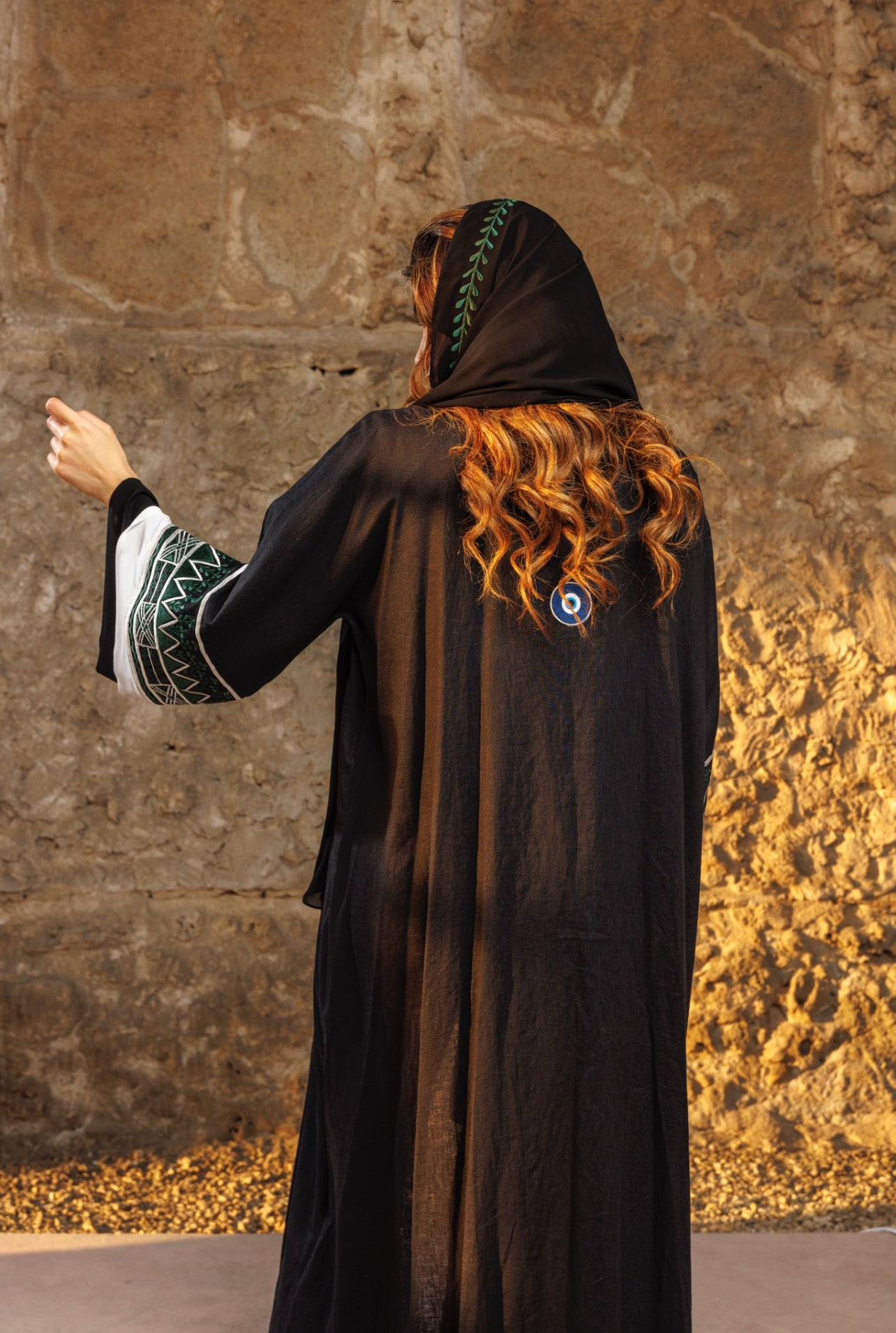 Abaya: مشموم