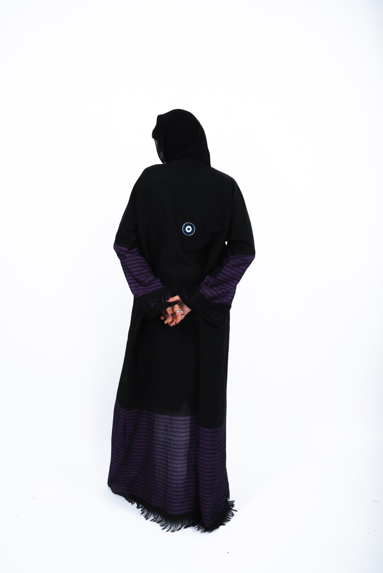 حكاية بحرينية (اللون البنفسجي)