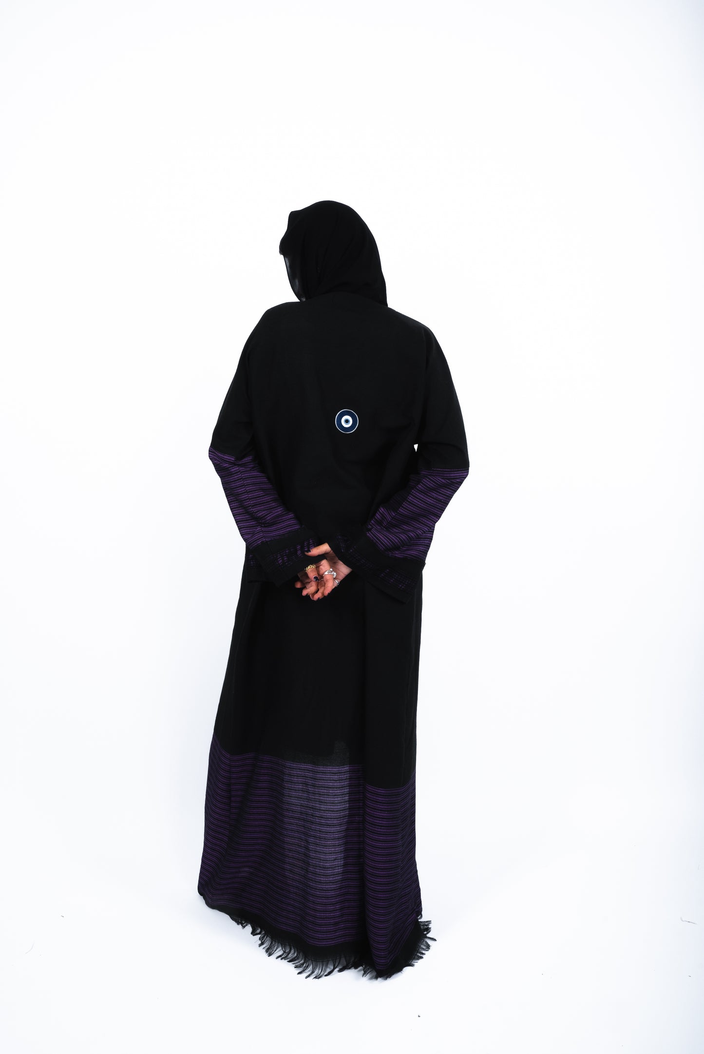 حكاية بحرينية (اللون البنفسجي)